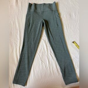 Athleta Women’s Salutation Stash 7/8 Leggings